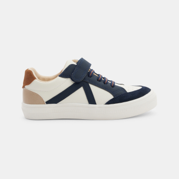 حذاء رياضي منخفض الرقبة بنمط «ستريت ستايل» باللون البيج للأولاد